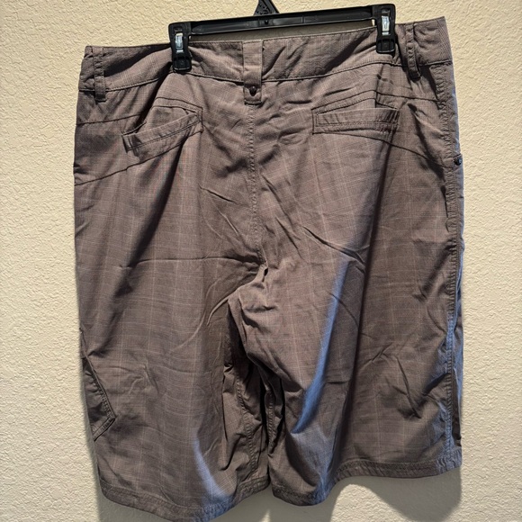 Lululemon Men’s size 40 Tan Plaid Shorts 13” - Picture 4 of 7